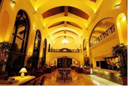 The Golden Palms Hotel & Spa Chik Bānavar Esterno foto