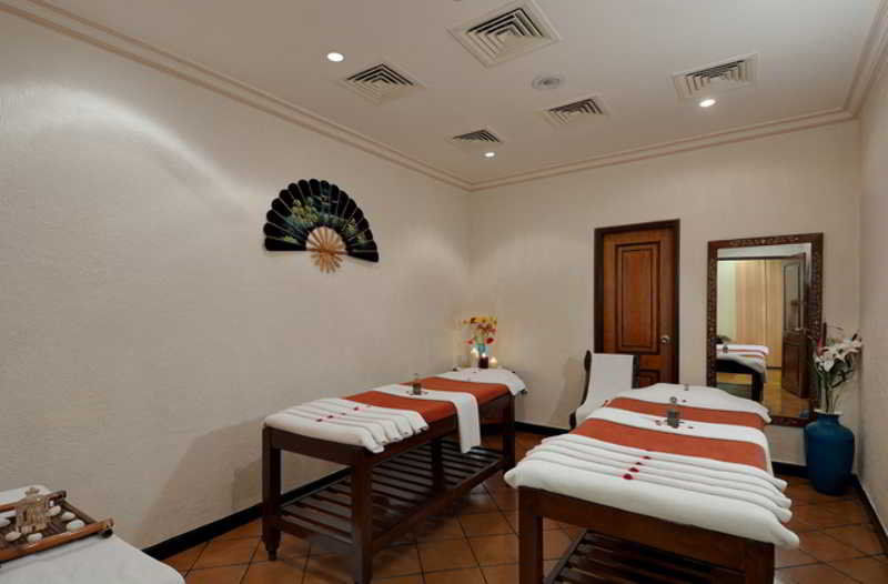 The Golden Palms Hotel & Spa Chik Bānavar Esterno foto